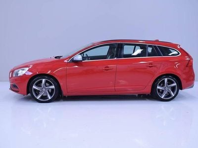 Röd Begagnad 2011 Volvo V60 R-Design Kombi | 99 900 kr (Marknadspris)