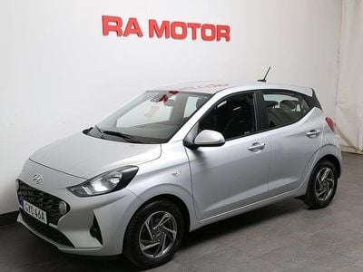 Grå Begagnad 2023 Hyundai i10 Essential Halvkombi | 144 800 kr (Marknadspris)