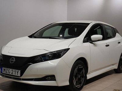 Begagnad Nissan Leaf N-Connecta 110 kW (150 HK) 2023 Vit Halvkombi