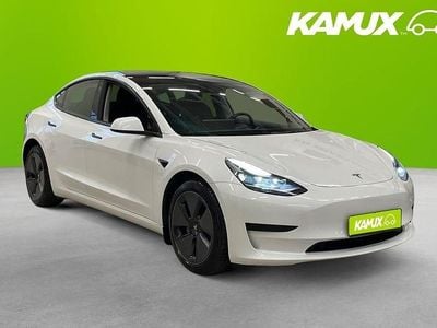 Vit Begagnad 2023 Tesla Model 3 Standard Range Sedan | 319 700 kr (Bra pris)