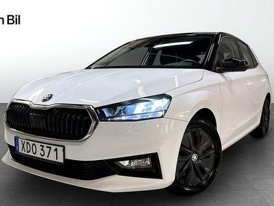 Vit Begagnad 2022 Skoda Fabia Style Halvkombi | 203 900 kr (Marknadspris)