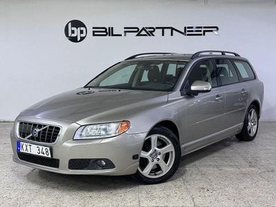Begagnad Volvo V70 Momentum 200 HK (147 kW) 2009 Ljusbrun Kombi