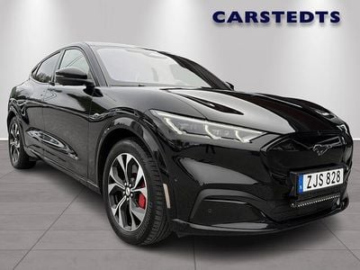 Svart Begagnad 2021 Ford Mustang Mach-E SUV | 409 800 kr (Marknadspris)