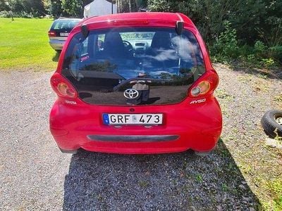 Röd Begagnad 2008 Toyota Aygo Halvkombi | 30 000 kr (Marknadspris)