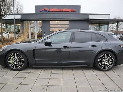 Begagnad Porsche Panamera Sport Turismo 330 HK (242 kW) 2023 Grå Kombi