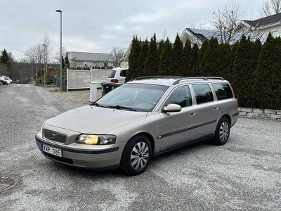 Ljusgrå Begagnad 2001 Volvo V70 Kombi | 26 900 kr (Lite dyr)