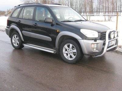 Svart Begagnad 2003 Toyota RAV4 SUV | 49 000 kr (Lite dyr)