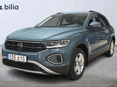 Mörkblå Begagnad 2023 VW T-Roc SUV | 274 900 kr (Marknadspris)