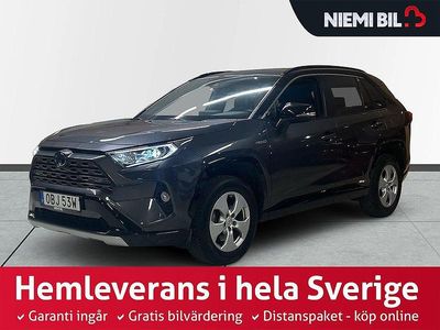 Grå Begagnad 2019 Toyota RAV4 Hybrid Style SUV | 324 900 kr (Marknadspris)