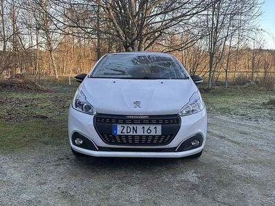 Begagnad 2017 Peugeot 208 Halvkombi | 99 000 kr (Marknadspris)