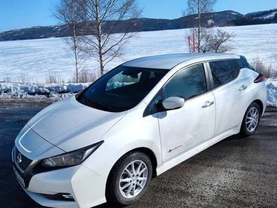 Begagnad Nissan Leaf 110 kW (150 HK) 2017 Vit Halvkombi