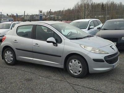 Ljusgrå (grå) Begagnad 2007 Peugeot 207 Halvkombi | 21 999 kr (Marknadspris)