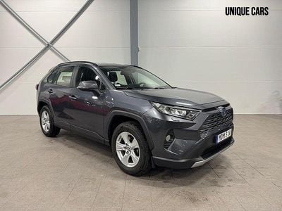 Mörkgrå Begagnad 2020 Toyota RAV4 Hybrid Active SUV | 264 900 kr (Marknadspris)
