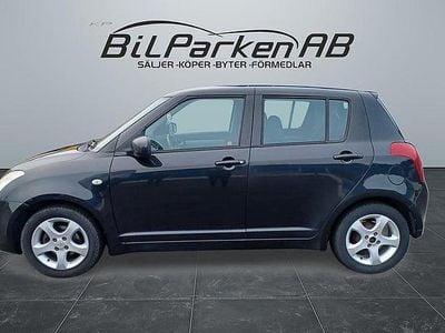 Begagnad Suzuki Swift 92 HK (67 kW) 2005 Svart Halvkombi