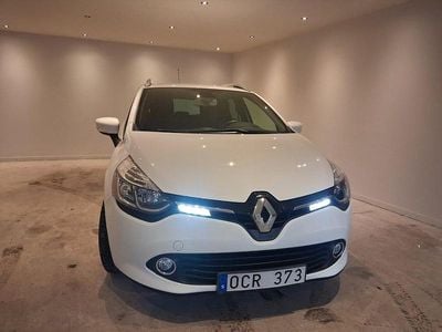 Vit Begagnad 2014 Renault Clio IV Kombi | 79 900 kr (Marknadspris)