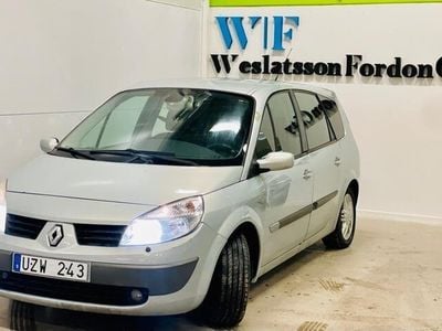 Begagnad Renault Grand Scénic II 135 HK (99 kW) 2004 Ljusgrå Minibuss