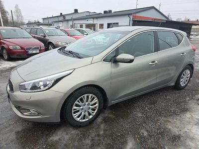 Begagnad Kia Ceed Comfort 110 HK (80 kW) 2014 Grå Halvkombi