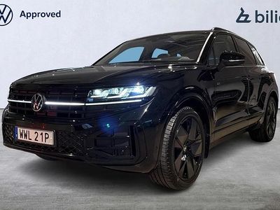 Svart Begagnad 2024 VW Touareg R-line SUV | 789 000 kr (Dyr)