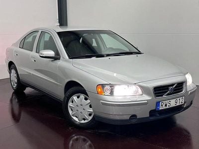 Silver Begagnad 2006 Volvo S60 Kinetic Sedan | 79 900 kr (Dyr)