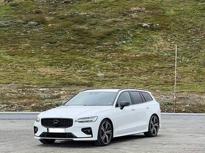 Begagnad Volvo V60 R-Design 250 HK (183 kW) 2020 Kombi