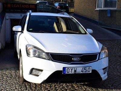 Begagnad Kia Ceed Sportswagon 128 HK (94 kW) 2012 Vit Kombi