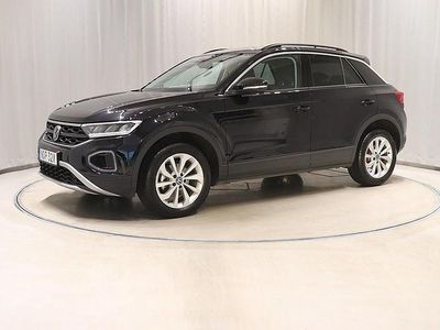 Deep black pearl Begagnad 2024 VW T-Roc Life SUV | 314 900 kr (Lite dyr)