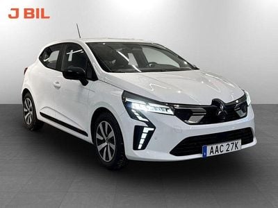 Arctic white Begagnad 2024 Mitsubishi Colt Invite Halvkombi | 199 900 kr (Marknadspris)