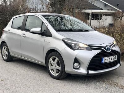 begagnad Toyota Yaris Hybrid e-CVT M&K Värmare Fullservad