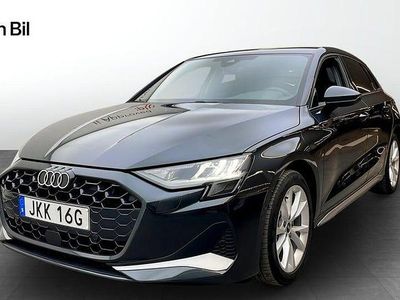 Manhattangrå metallic Begagnad 2025 Audi A3 Advanced Halvkombi | 429 000 kr