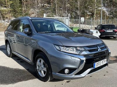 begagnad Mitsubishi Outlander P-HEV CVT Navi Backkamera 2016, SUV