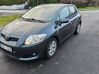 Mer grå än grön Begagnad 2008 Toyota Auris Halvkombi | 75 000 kr (Marknadspris)