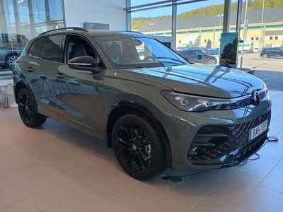 Ny VW Tiguan R-line 272 HK (200 kW) 2025 Grön (cipressinogreen metallic) SUV