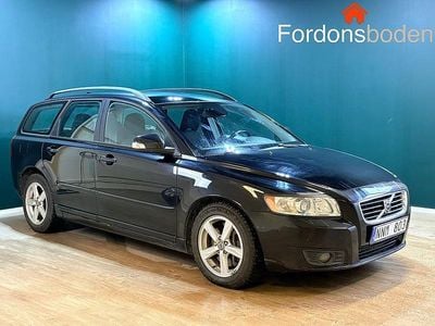 Begagnad Volvo V50 Momentum 180 HK (132 kW) 2010 Svart Kombi