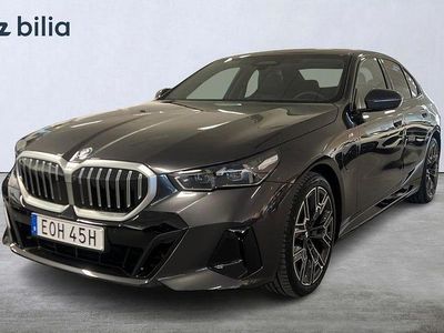Sophisto grey brilliant effect Begagnad 2025 BMW 530 M Sport | 639 900 kr