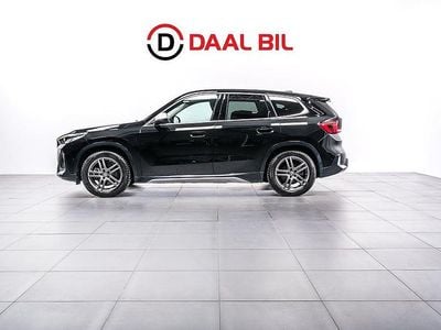 Svart Begagnad 2023 BMW iX1 xLine SUV | 399 700 kr (Marknadspris)