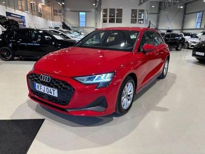 Röd Begagnad 2025 Audi A3 Advanced | 299 500 kr (Marknadspris)