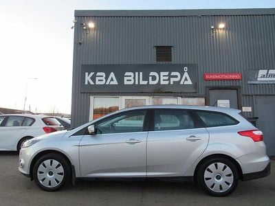 Begagnad Ford Focus Titanium 116 HK (85 kW) 2014 Grå Kombi
