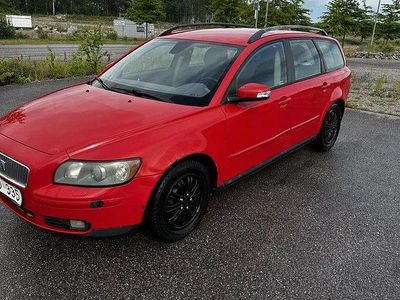 Röd Begagnad 2007 Volvo V50 Momentum Kombi | 24 900 kr (Marknadspris)