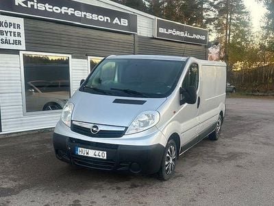 Begagnad Opel Vivaro 114 HK (83 kW) 2009 Silver Minibuss