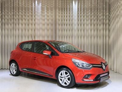 Begagnad Renault Clio IV Zen 90 HK (66 kW) 2016 Röd Halvkombi