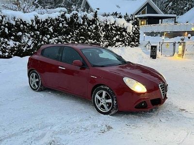 Begagnad Alfa Romeo Giulietta Progression 120 HK (88 kW) 2011 Röd Halvkombi