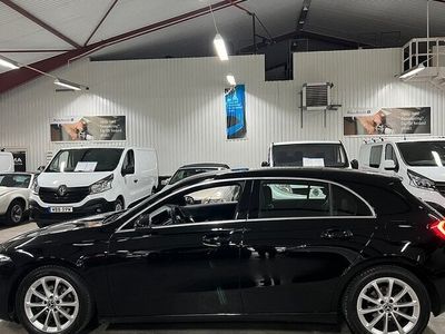 begagnad Mercedes A180 A180 Benz7G-DCT Backkamera Navi Farthållare Automat 2019, Halvkombi