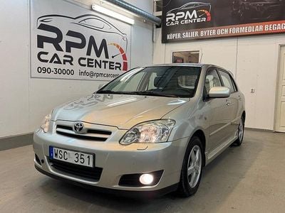 Silver Begagnad 2005 Toyota Corolla Halvkombi | 79 900 kr (Dyr)