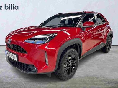 Röd Begagnad 2025 Toyota Yaris Cross SUV | 359 900 kr (Dyr)