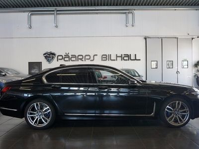 begagnad BMW 750 i xDrive Steptronic 530hk /Soft close /HUD /Taklucka