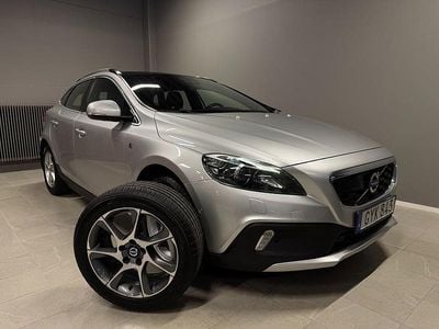 Begagnad Volvo V40 Ocean Race 120 HK (88 kW) 2015 Silver Halvkombi