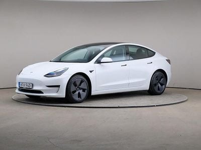 Vit Begagnad 2022 Tesla Model 3 Sedan | 345 000 kr (Lite dyr)