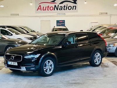 Svart Begagnad 2018 Volvo V90 CC Momentum Kombi | 234 900 kr (Marknadspris)