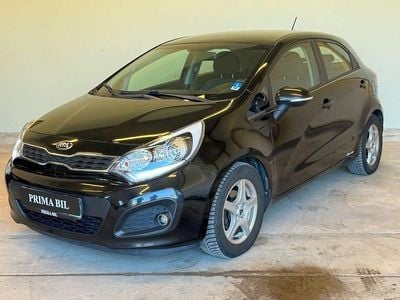 Begagnad Kia Rio 85 HK (62 kW) 2014 Svart Halvkombi