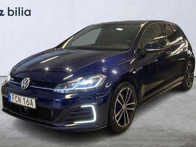 Blå Begagnad 2020 VW Golf GTE SUV | 214 900 kr (Marknadspris)